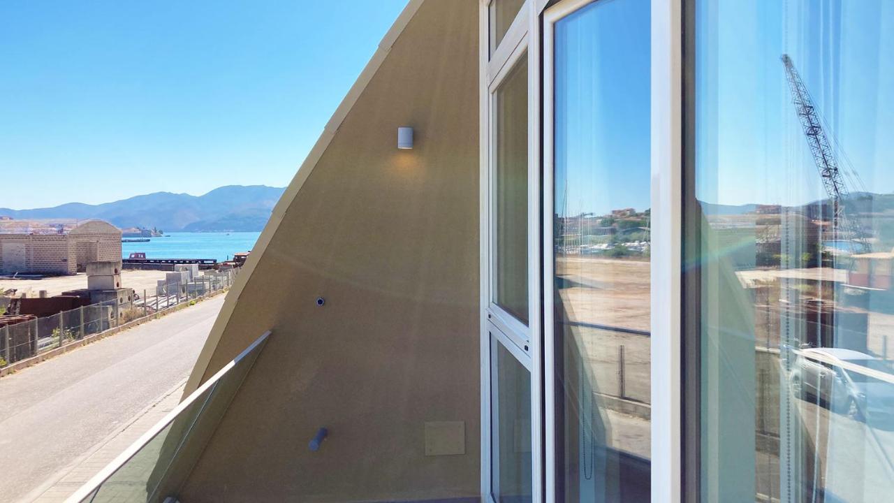 Fronte Mare Suites - Argonautivacanze 포르토페라이오 외부 사진